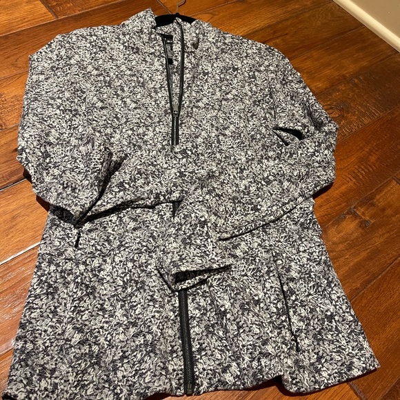 Athleta 3 piece bundle! - Picture 7 of 7